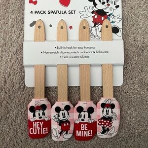 Mickey Mouse 4-Pack Spatula Set Valentine theme